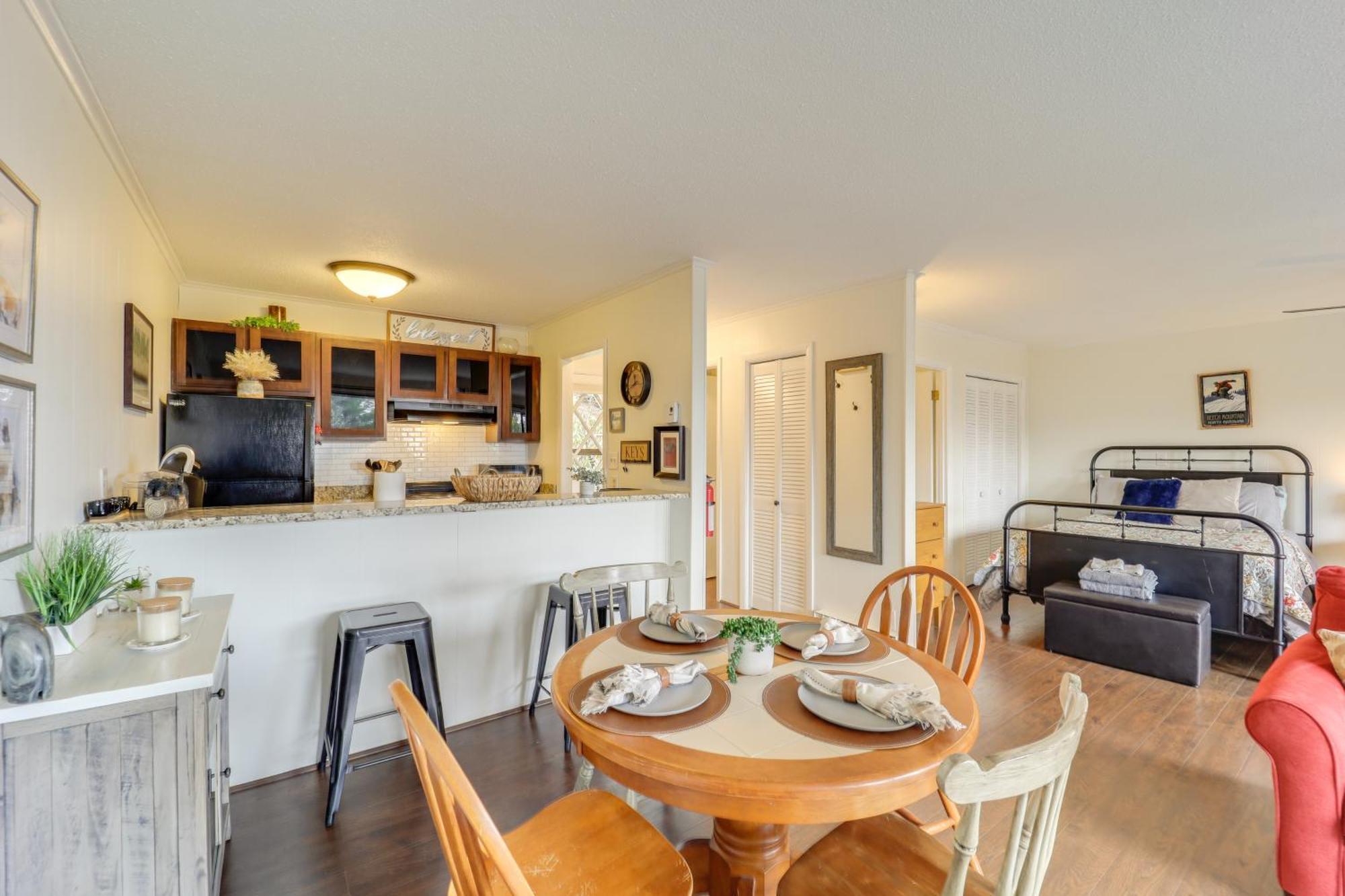 Beech Mountain Studio With Balcony Less Than 1 Mi To Skiing! Esterno foto